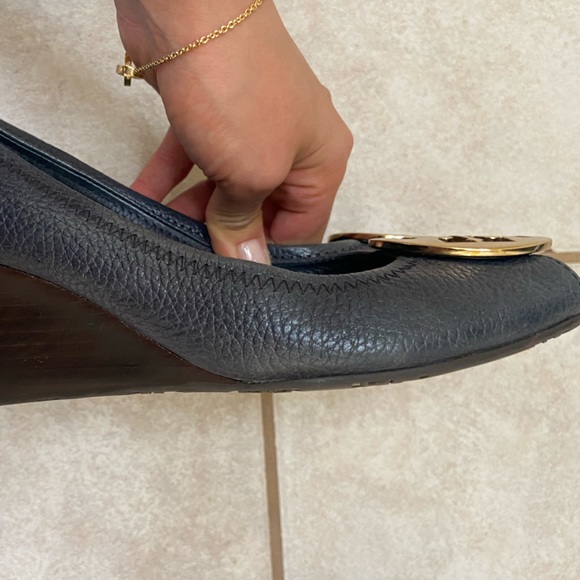 Tory Burch Leather Selma Wedge Logo Peep Toe Pumps - Picture 3 of 4